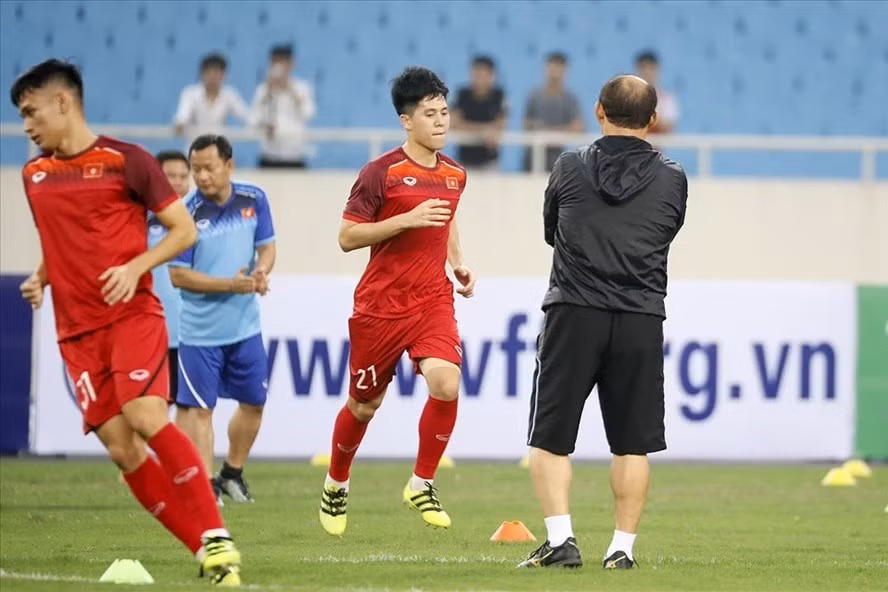 Doi tuyen Viet Nam an gi de sung suc truoc cuoc doi dau voi Thai Lan