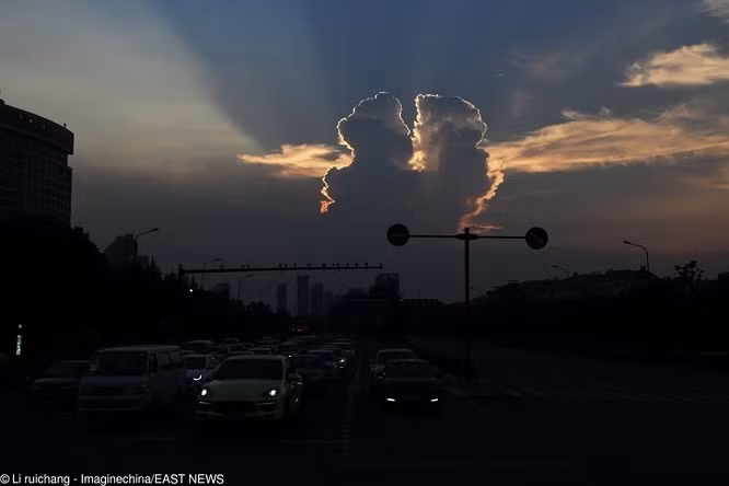 1. Một nụ hôn nồng cháy.