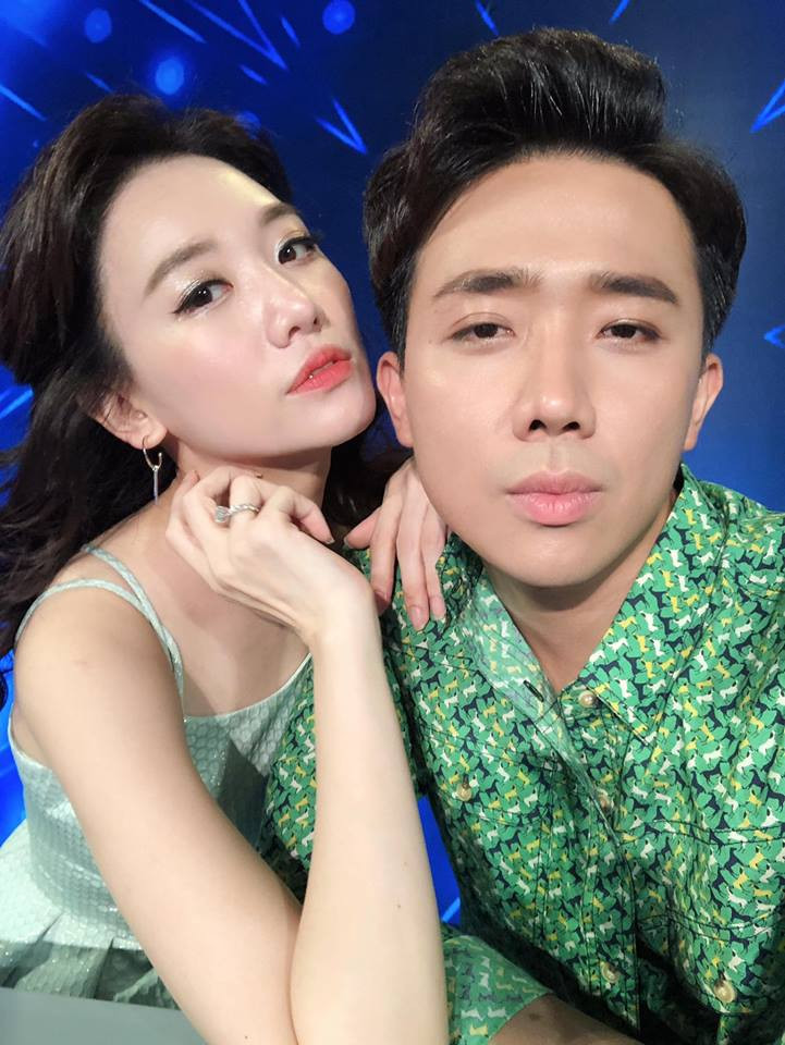 Cả hai vợ chồng rất chú trọng tới cách lựa chọn trang phục cũng như chăm chút hơn cho hình ảnh của mình trong các sự kiện.