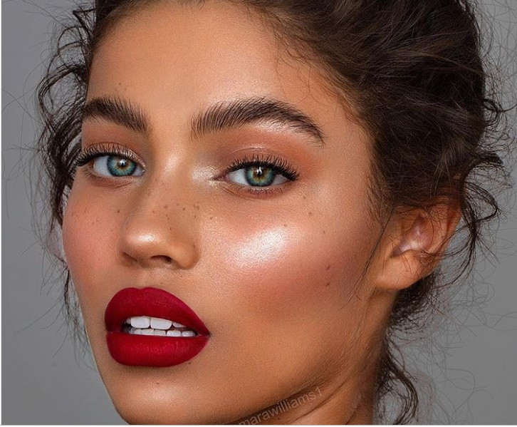 Audreyana Michelle hút hồn người đối diện bởi đôi mắt “biết nói”.