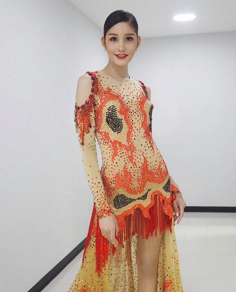 Dear Ritai Pryasiyong luôn biết cách chọn trang phục ôm sát để tôn lên đường cong cơ thể. Ảnh: Internet.