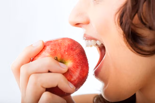 Táo: Cũng giống như cà chua, táo cũng là loại trái cây có tác dụng ngăn ngừa đột quỵ.