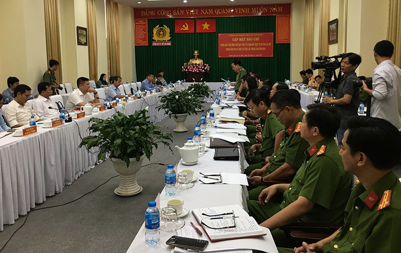 Cong an TP go vuong cho mo hinh “hiep si duong pho”-Hinh-4