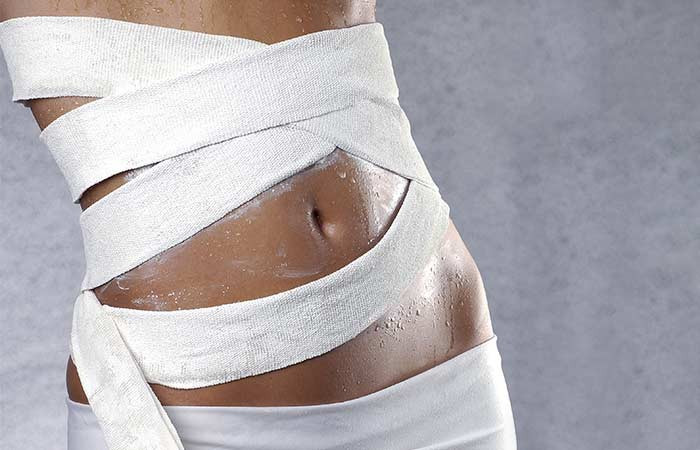 Sử dụng đai quấn bụng (gen quấn bụng) là cách cổ điển và hiệu quả nhất để làm săn chắc cơ bụng của bạn. Sức nén mà băng quấn tác động lên bụng có thể giúp tử cung trở về kích thước ban đầu sớm hơn bình thường và giúp giảm mỡ bụng sau sinh. Hãy lưu ý bạn đừng quấn quá chặt hay quá lỏng.