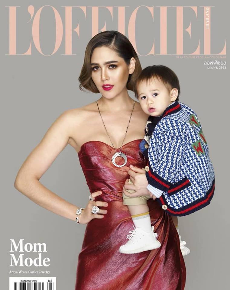 Cô nàng 37 tuổi luôn không ngừng biến hóa để làm mới hình ảnh.