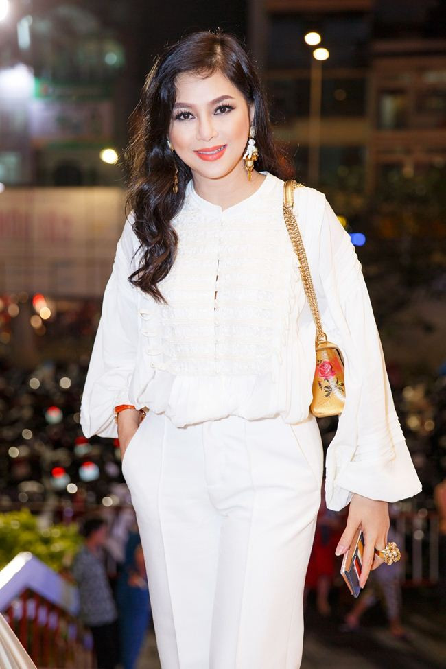 Cũng là một tín đồ hàng hiệu, bà Thủy Tiên thường chọn cho mình những thương hiệu đình đám như Elie Saab, Cartier, Chanel, Marchesa, BVL... Ảnh: Dân Việt.