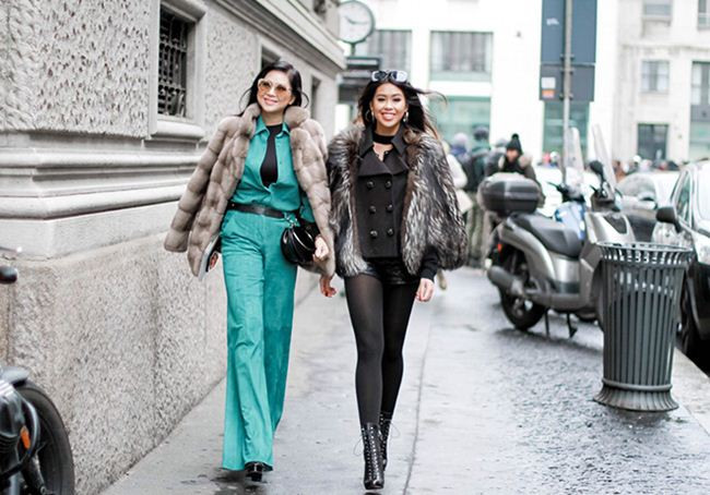 Nữ doanh nhân thay đổi phong cách thời trang khá đa dạng và linh hoạt với những món đồ từ đơn giản tới cầu kỳ, tinh xảo. Ảnh: Dân Việt.