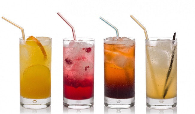 Nước ngọt, nước tăng lực: Những thức uống có ga này sẽ làm tăng nguy cơ kết tủa urat ở ống thận, tăng nguy cơ mắc gút và sỏi thận nên không tốt cho người bệnh gút.