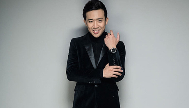 Cuối cùng, ông xã của Hari Won quyết định tìm đến phẫu thuật thẩm mỹ. Sau lần “trùng tu nhan sắc” với vẻ ngoài cuốn hút và nam tính chàng trai sinh năm 1987 ngày càng nhận được nhiều tình cảm của công chúng. Chia sẻ về vấn đề này Trấn Thành cho biết, là người của công chúng nên anh muốn bản thân phải thật chỉn chu khi đứng trước mọi người.