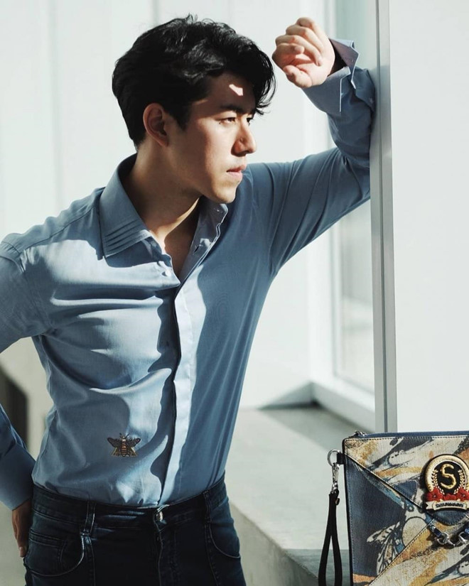 Từ cuộc sống thường nhật lẫn khi dự sự kiện, anh chàng luôn trung thành với cách lên đồ tinh giản, không chút cầu kỳ đỏm dáng.