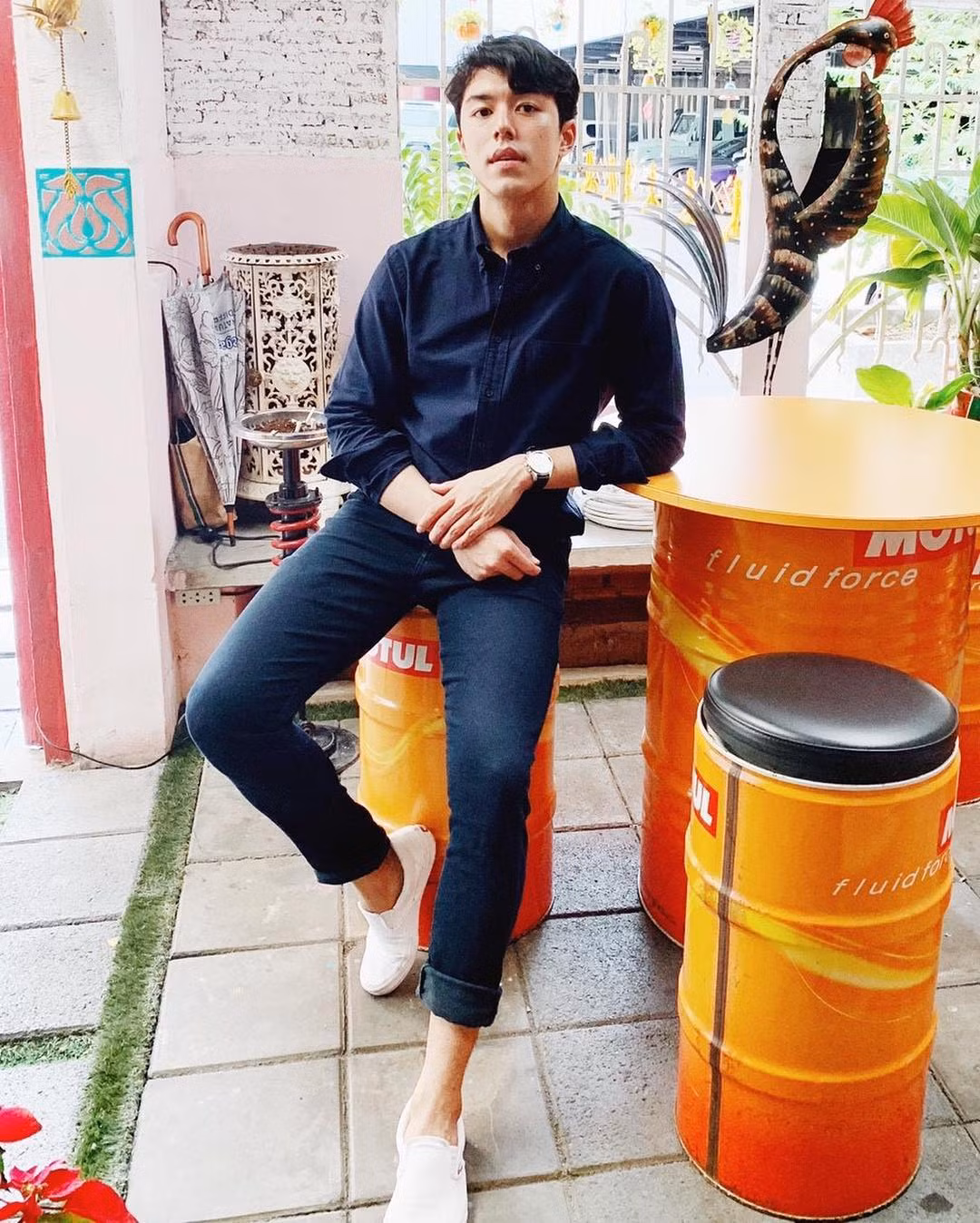 Hãy cùng ngắm nhìn phong cách thời trang siêu điển trai của anh chàng nam chính phim “Friend Zone”. Ảnh: Internet.