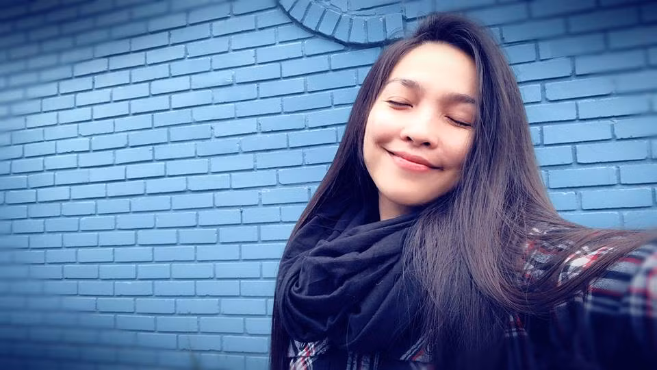 Nhờ có chế độ ngủ nghỉ, sinh hoạt hợp lý, suy nghĩ lạc quan, cân bằng giữa công việc và cuộc sống riêng nên Hiền Thục vẫn giữ được nhan sắc và tinh thần trẻ trung ở tuổi 37.