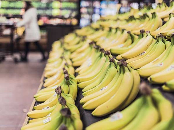 Không kết hợp thuốc hạ huyết áp với chuối: Nếu bạn đang dùng thuốc hạ huyết áp, tốt nhất không nên tiêu thụ các thực phẩm nhiều kali như chuối, bởi cặp thực phẩm với thuốc này có thể gây tăng nhịp tim và sự hồi hộp.