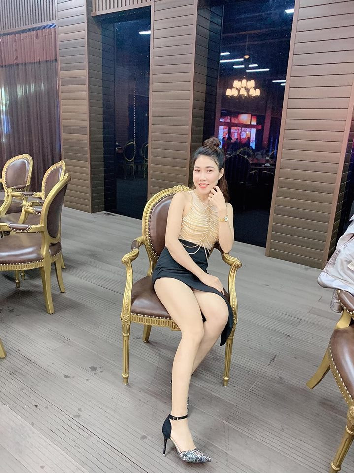 Những trang phục ngắn là lựa chọn được Diệu Thúy khá ưu ái.