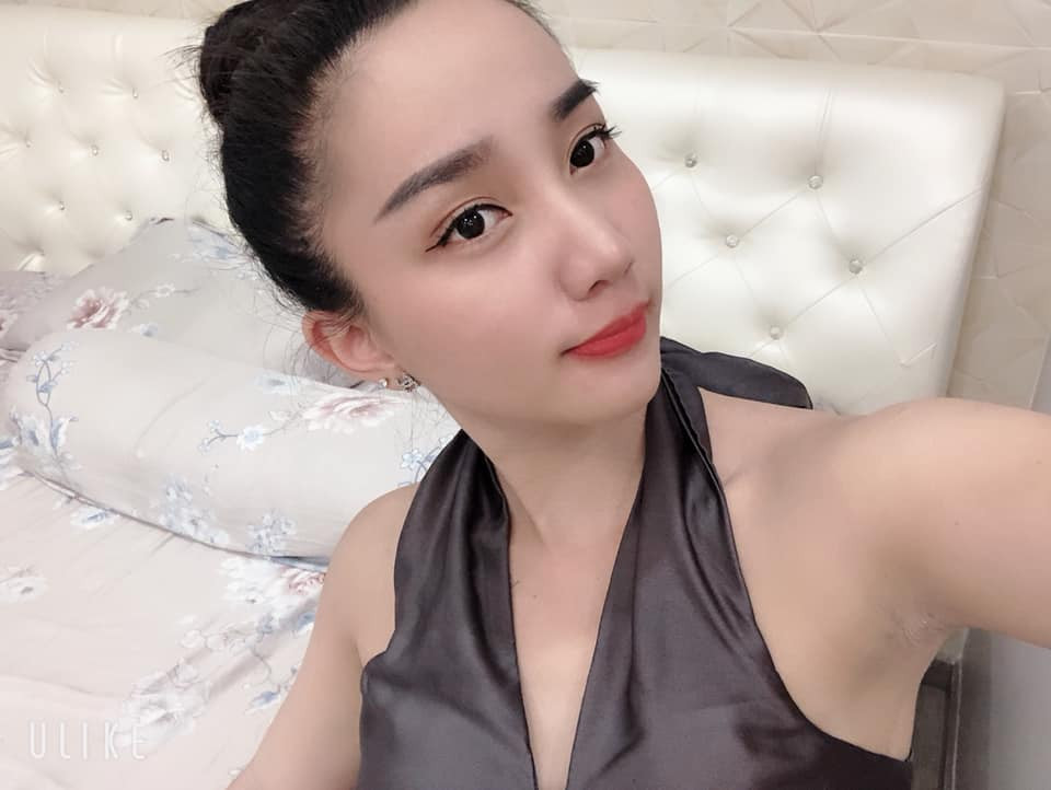 Gu thời trang của người đẹp 9X này hướng đến sự trẻ trung, quyến rũ.