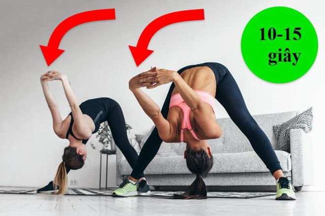 Căng cơ vai ngược: Đây là bài tập giúp kéo căng cơ lưng, vai, giảm áp lực và đau đớn lên chúng. Cách thực hiện: Đứng thẳng, hai chân dang rộng hơn vai, hai tay lồng vào nhau đặt sau lưng. Cúi gập người phía trước, đồng thời đưa hai tay thẳng lên cao. Cố gắng cảm nhận được áp lực ở cột sống và cơ vai. Giữ tư thế trong 10-15 giây rồi trở lại vị trí ban đầu. Lặp lại động tác 20 lần.