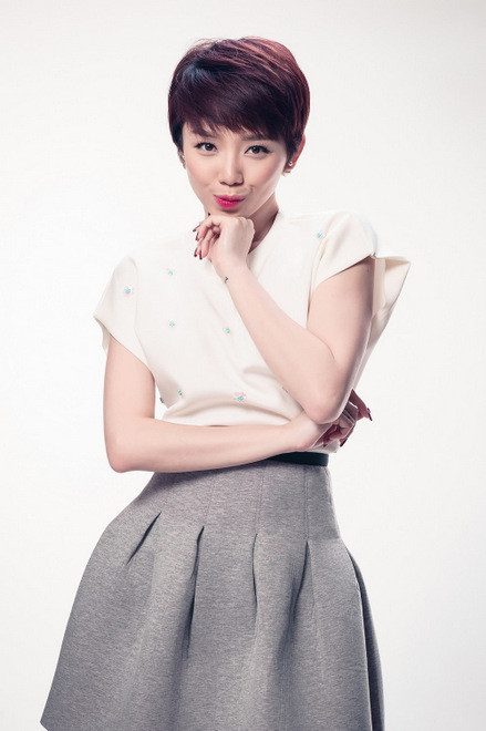 Một trong những sao Việt yêu thích và rất hợp với kiểu tóc ngắn là ca sĩ Tóc Tiên.