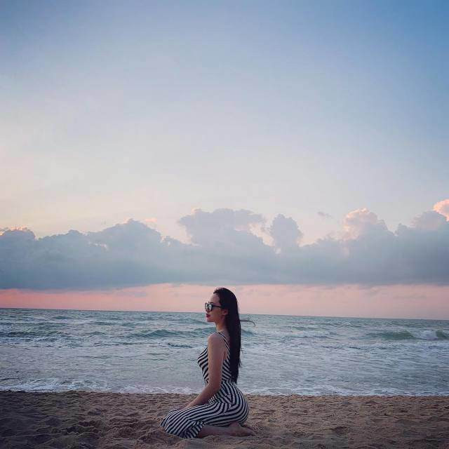 Mỗi bức ảnh của Thảo Mi thường có góc chụp làm nổi bật thần thái sang chảnh. Ảnh: Instagram, FBNV.