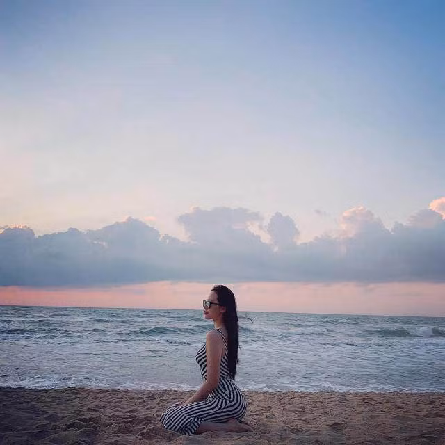 Mỗi bức ảnh của Thảo Mi thường có góc chụp làm nổi bật thần thái sang chảnh. Ảnh: Instagram, FBNV.