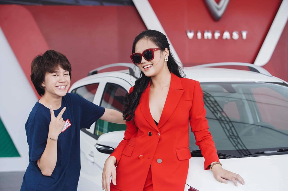 Hình ảnh "Huệ" ngoài đời thực có phong cách khá sexy. Ảnh: FBNV.