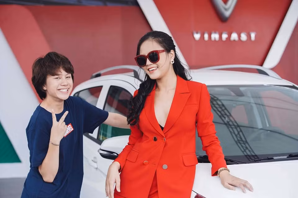 Hình ảnh "Huệ" ngoài đời thực có phong cách khá sexy. Ảnh: FBNV.