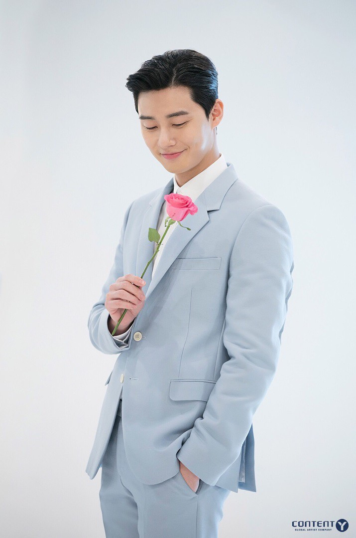 Park Seo Joon sở hữu ngoại hình cực phẩm và phong cách thời trang lịch lãm. Anh đang là một trong những nam diễn viên nổi tiếng nhất Hàn Quốc ở nước ngoài.