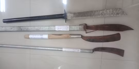 Bat 15 thanh nien au da, giet nguoi trong dem-Hinh-2