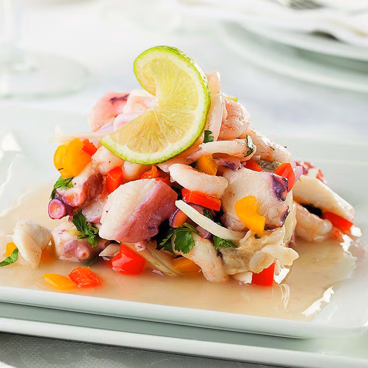 Gỏi: Các món gỏi với cá có thể giúp bạn có vòng eo thon gọn nhờ hàm lượng cao các protein bão hòa - một chất dinh dưỡng đa lượng hỗ trợ giảm cân, đồng thời giàu omega-3 cũng giúp bạn có được thân hình cân đối.