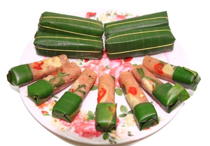 Nem chua có vị ngon dễ ăn, tuy nhiên bà bầu tuyệt đối không được ăn thực phẩm này. Vì đây là thực phẩm sống, không được nấu chín nên rất dễ bị nhiễm khuẩn gây hại cho sức khỏe mẹ bầu và thai nhi.