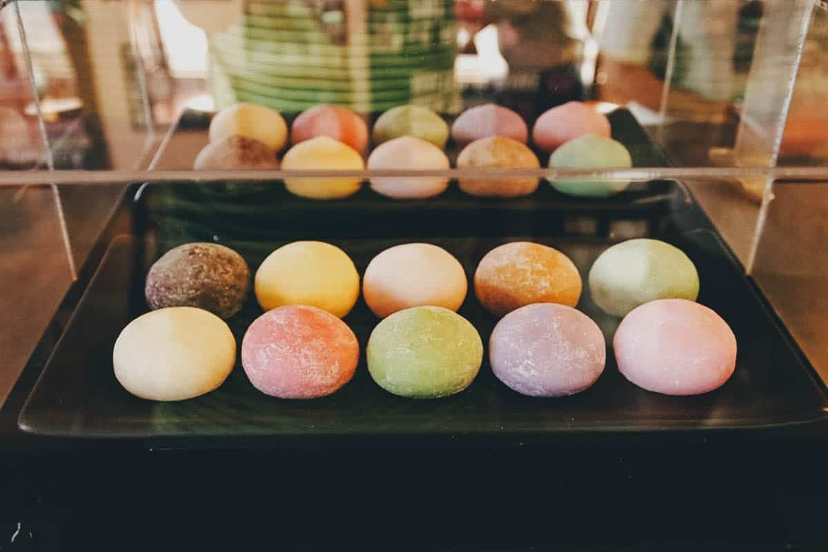 Bánh mochi: Dù Nhật Bản nổi tiếng là quê hương của bánh Mochi, nhưng tới Đài Loan bạn cũng được thưởng thức hương vị thơm ngon của loại bánh này. Người Đài Loan cũng rất chuộng Mochi, họ thậm chí còn lập nên bảo tàng Mochi trưng bày đủ loại bánh này.