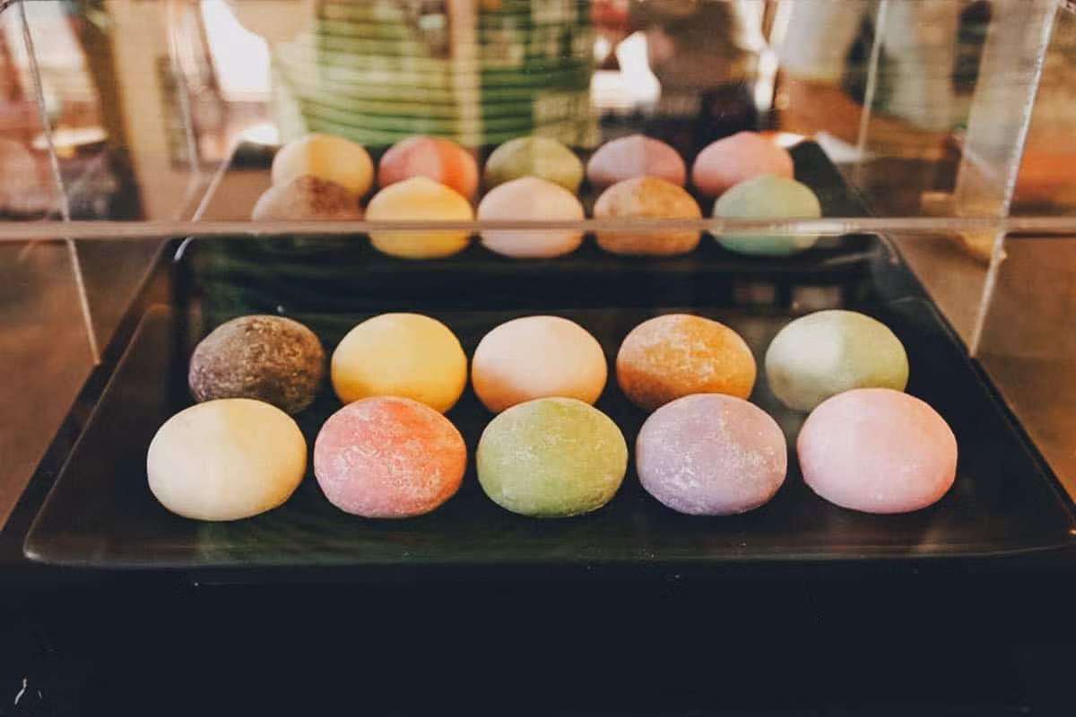 Bánh mochi: Dù Nhật Bản nổi tiếng là quê hương của bánh Mochi, nhưng tới Đài Loan bạn cũng được thưởng thức hương vị thơm ngon của loại bánh này. Người Đài Loan cũng rất chuộng Mochi, họ thậm chí còn lập nên bảo tàng Mochi trưng bày đủ loại bánh này.