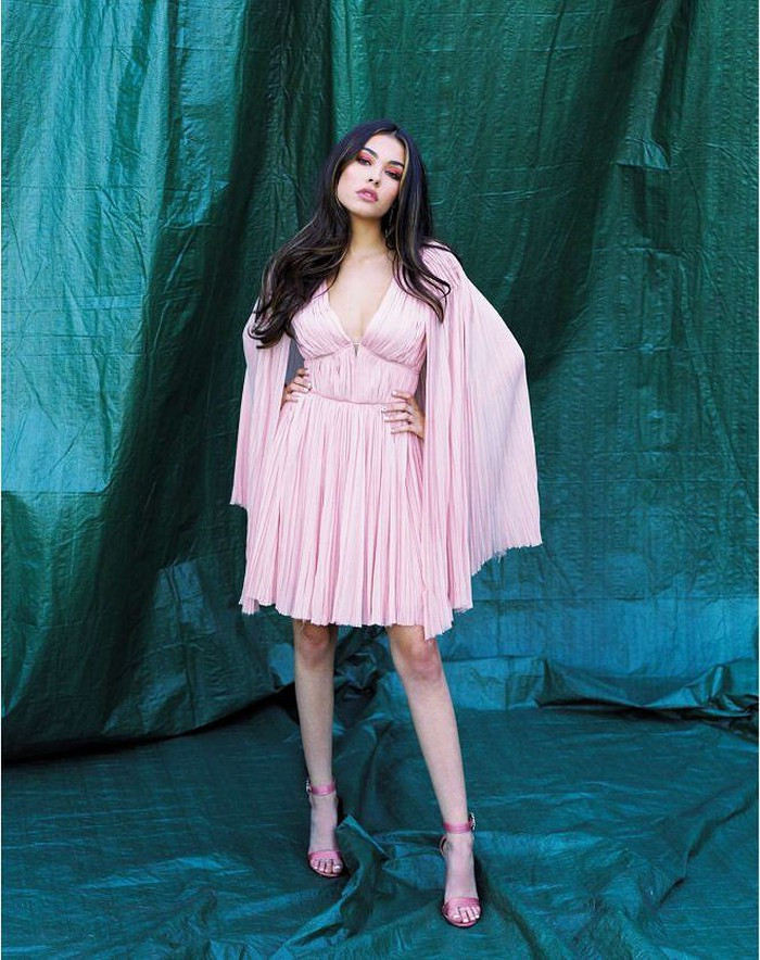 Madison luôn được biết đến với phong cách thời trang hở bạo vòng 1 cực bốc. 