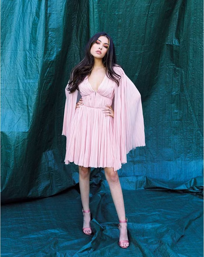 Madison luôn được biết đến với phong cách thời trang hở bạo vòng 1 cực bốc. 