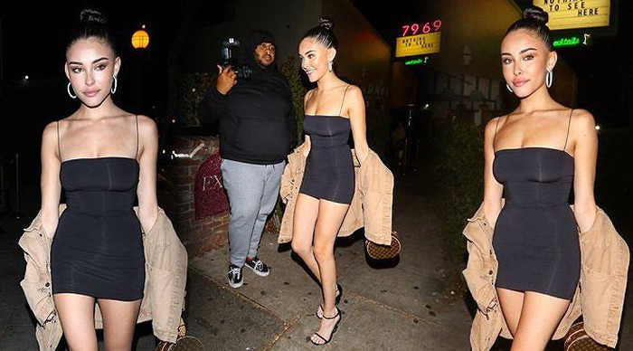 Cô thường xuyên khoe ảnh diện trang phục táo bạo, khoe trọn hình thể chuẩn trên trang cá nhân.