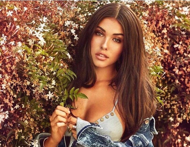 Dù mới 20 tuổi nhưng ca sĩ Madison Beer có phong cách thời trang nóng bỏng, sexy.