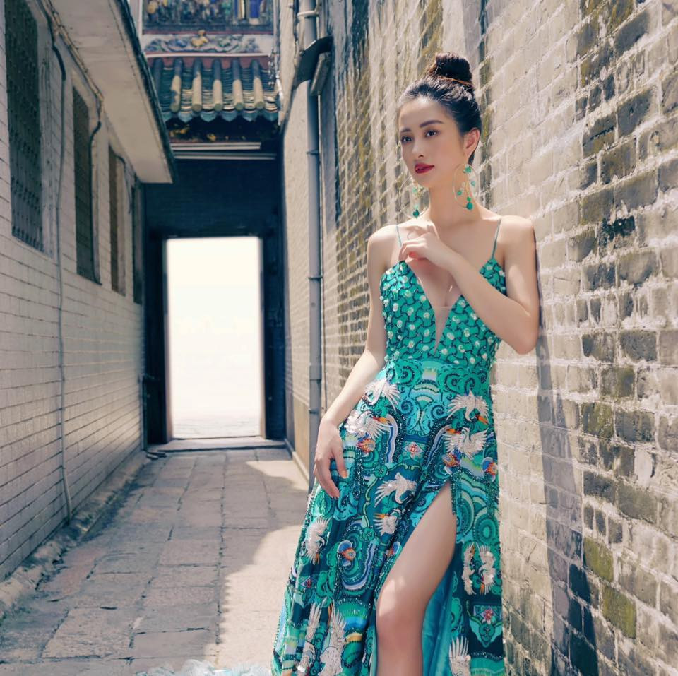 Jun Vũ xuất thân là người mẫu và diễn viên, định cư tại Thái Lan từ năm 15 tuổi. Cô nổi tiếng ngay tuổi thiếu niên với vai trò người mẫu cho nhiều thương hiệu thời trang lớn ở Thái Lan và thế giới. Có lẽ chính vì vậy, cô sở hữu gu thời trang khá thời thượng và quyến rũ.