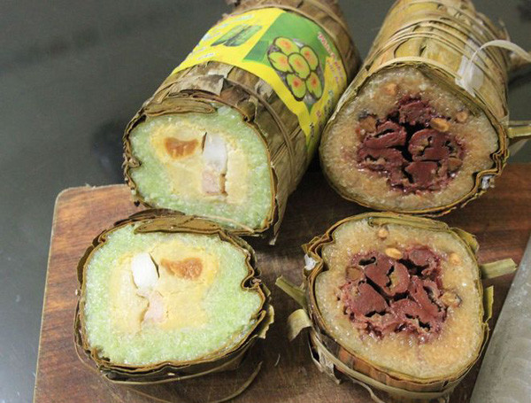 Bánh tét cốm dẹp: Cốm dẹp làm bánh tét trộn với nước cốt dừa trước khi cho vào gói cùng nhân đỗ xanh trộn đường, vani tạo mùi. Người miền Tây gói bánh tét cốm dẹp bằng lá chuối xiêm hoặc lá lùng chứ không dùng lá dong. Bánh tét cốm dẹp vừa béo vừa ngậy vừa bùi lại ngọt ngọt có thể ăn đến no mà không chán.