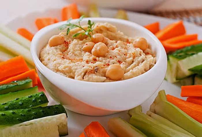 Các loại đậu: Ưu tiên lựa chọn ăn chay, ít béo, chất xơ cao để giữ cho thị lực nhìn sắc nét vào ban đêm và làm chậm quá trình thoái hóa điểm vàng. Các thực phẩm họ đậu như đậu đen, đậu thận và đậu lăng cũng có tác dụng tương tự.