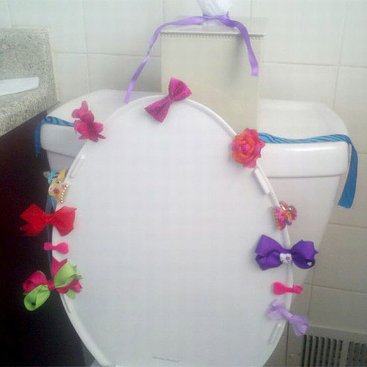 Khi nhà bạn có một đứa trẻ "nghịch như quỷ" thì cũng có lúc chúng đáng yêu thế này.