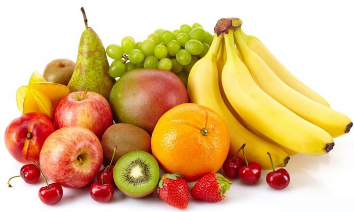 Trái cây có lượng lớn nước trong đó, không chỉ giúp giảm cân mà còn cung cấp chất dinh dưỡng cho cơ thể. Chọn các loại trái cây như bưởi, cherry, quả dưa hấu, đào, mận, táo, ổi, cà chua...