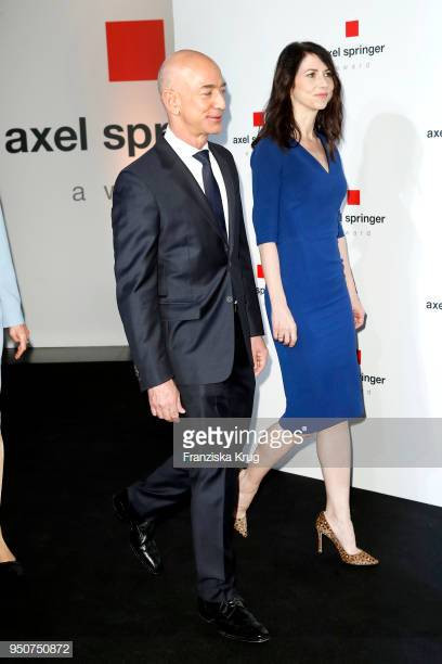 Với vóc dáng nuột nà và thời trang sành điệu MacKenzie luôn tỏa sáng khi đi bên chồng. Ảnh: Getty, EPA, reuters, Internet.