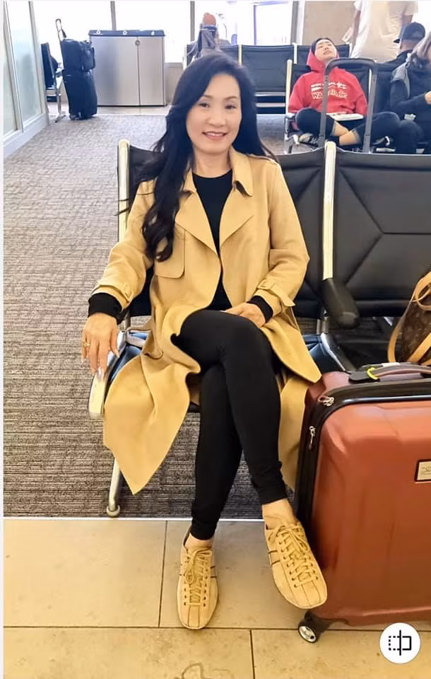 Bước sang tuổi U60 nhưng cô vẫn giữ được vóc dáng thon gọn.