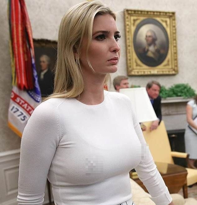 Ivanka cũng từng gây xôn xao khi để lộ nhũ hoa khi mặc chiếc áo len trắng ôm sát cơ thể khiến người đối diện phải đỏ mặt.