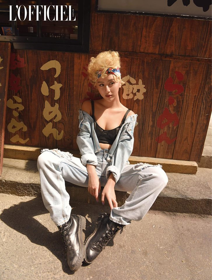 Đặc biệt, cô nàng không bó buộc mình ở bất cứ phong cách thời trang nào mà luôn biến hóa, làm mới bản thân với nhiều style khác nhau.