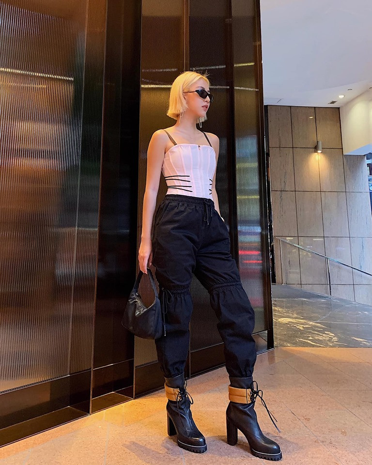 Gần đây, Quỳnh Anh Shyn có xu hướng theo đuổi phong cách sexy, cá tính.