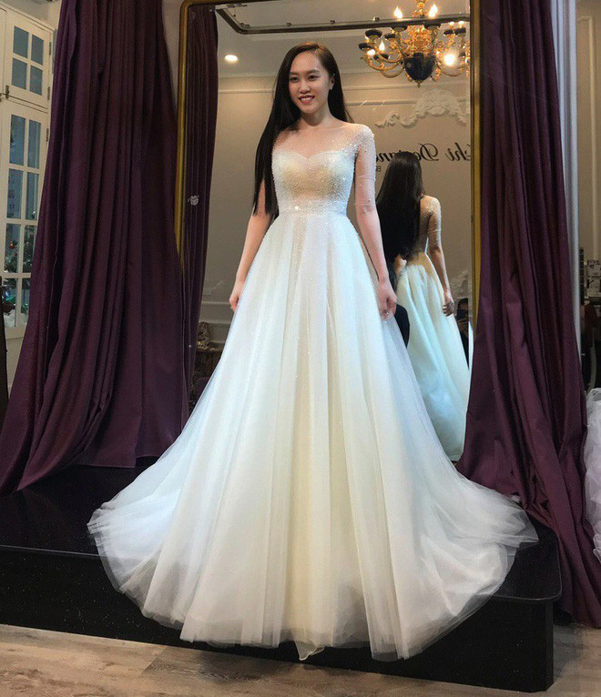 Không chỉ xinh đẹp, Thu Hà còn sở hữu gu thời trang sành điệu và quyến rũ. Ảnh: Zing.