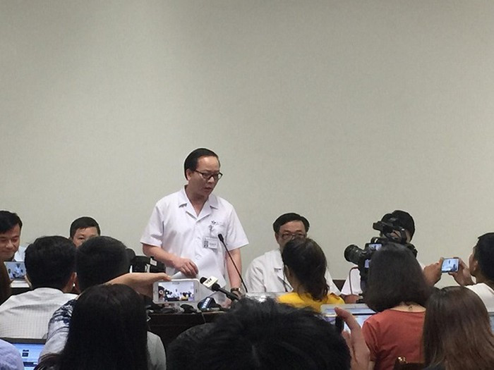 Hanh trinh song sot ky dieu cua em be 3 tuoi bi bo quen tren xe o to