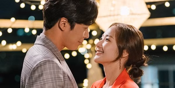 Gai e nho trai la thap tung du dam cuoi nguoi yeu cu va cai ket bat ngo