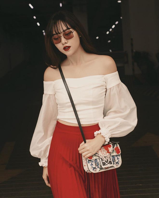 Cô đặc biệt yêu thích những trang phục mang phong cách vintage. Những bộ váy mang phong cách vintage làm tôn lên nét kiêu sa, đài các của một tiểu thư thường góp mặt trong tủ đồ của Tường San.