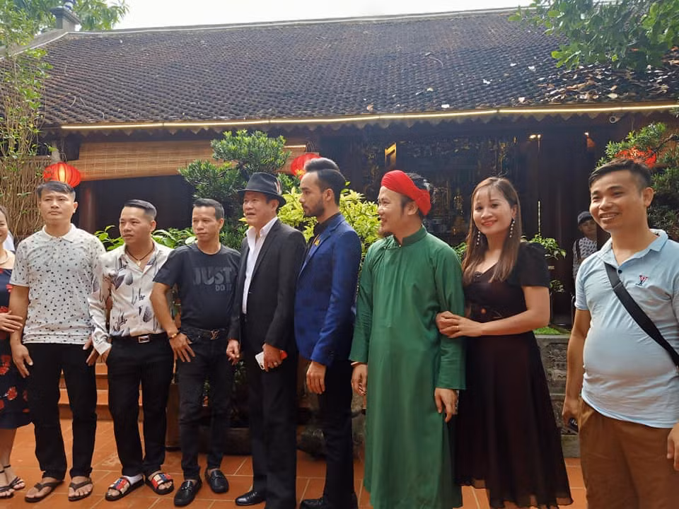 “Co gai tram trieu” Le Thi Dan den biet phu 10 ty cua Vuong Rau-Hinh-3